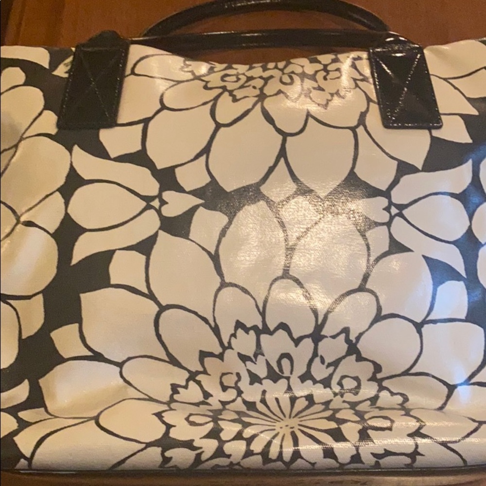 Authentic Kate Spade Tote - Picture 7 of 8